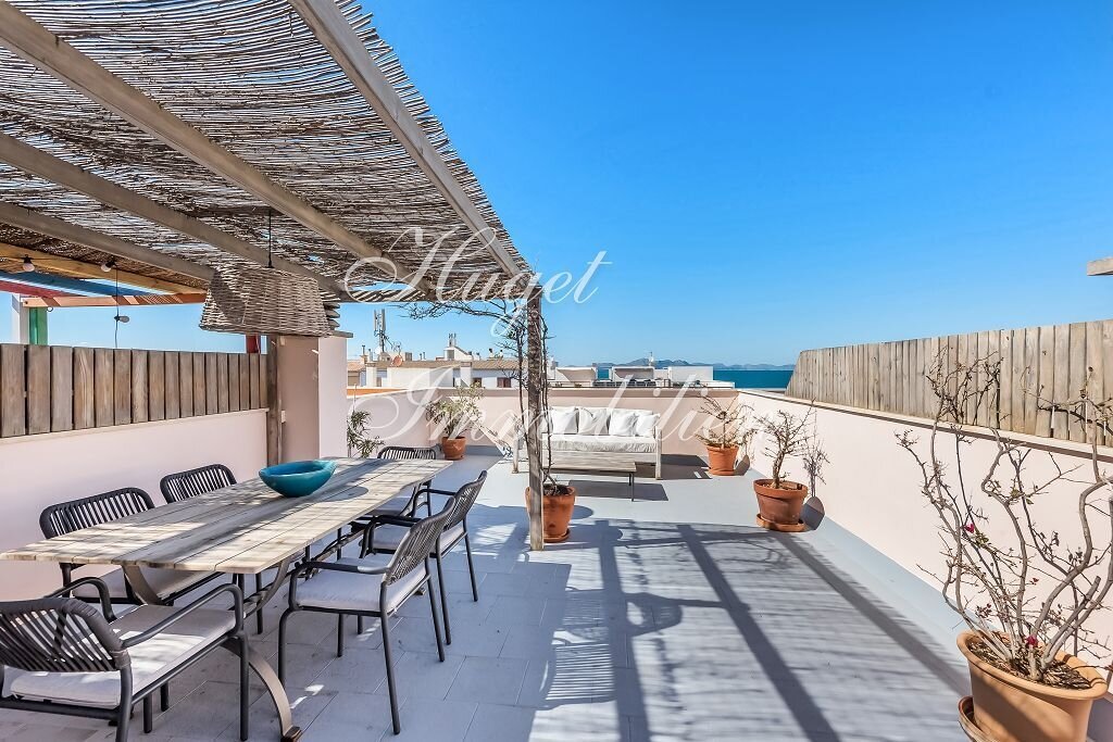 Colonia de Sant Pere: Casa adosada moderna en segunda línea de mar con terraza en la azotea, a 100 m de la playa 